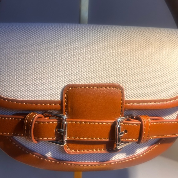 NWT Pretty Persuasions Shoulder and Crossbody Bag in Cream & Brown - Picture 2 of 7